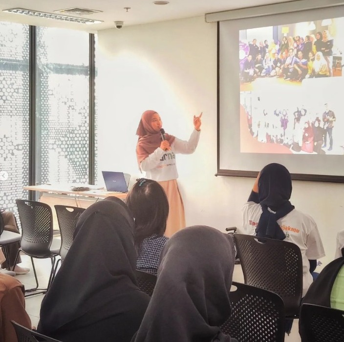 Workshop Menulis "Lingkungan Sehat, Polusi Bubar"